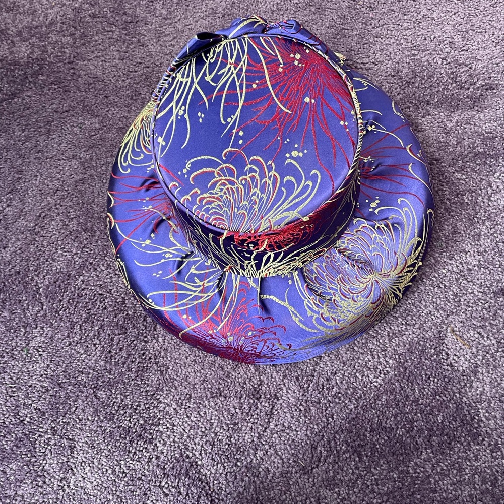 Terramina! Elegant Floral Hat